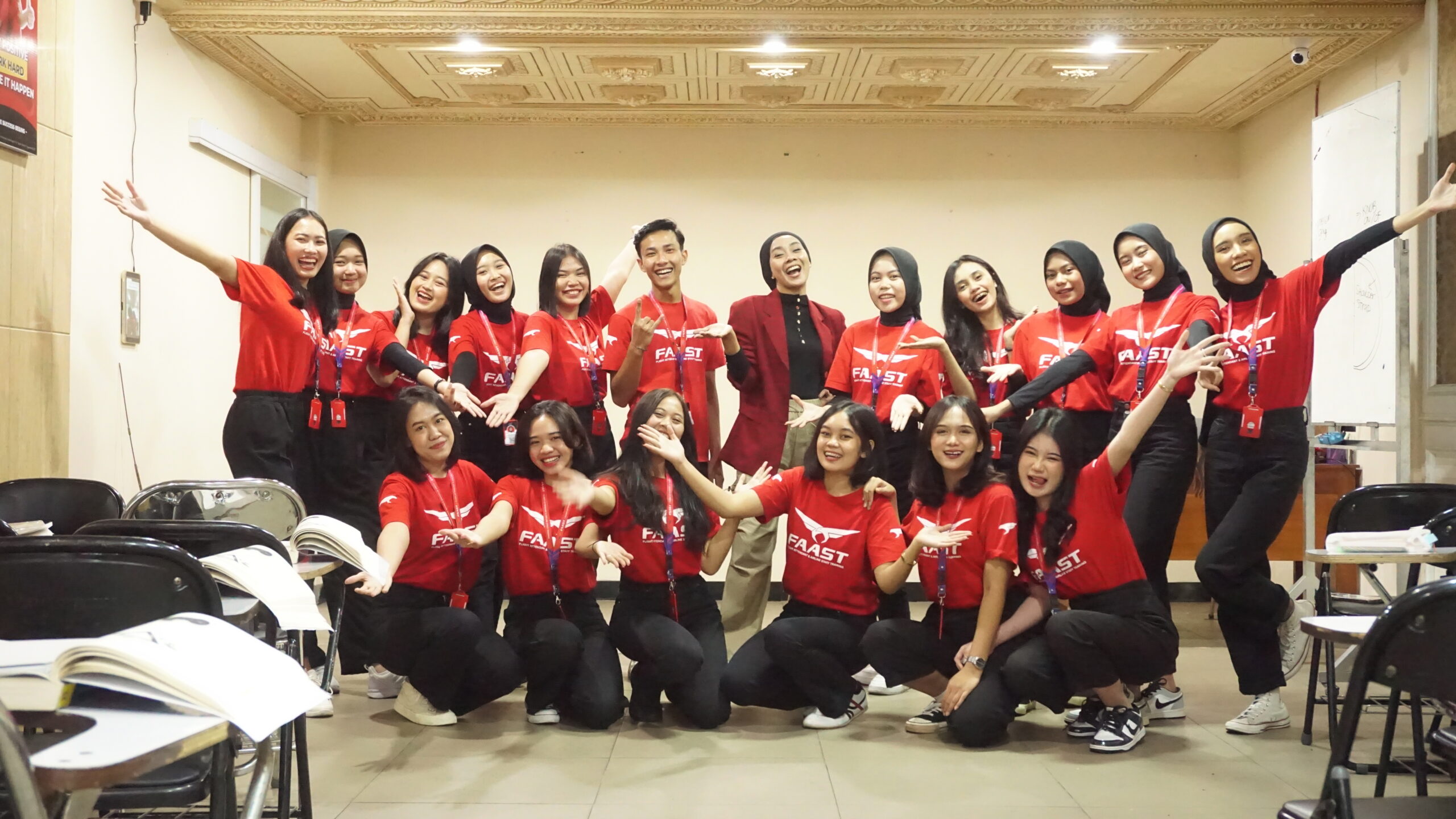 Jadi Pramugari Harus Pintar Bahasa Inggris