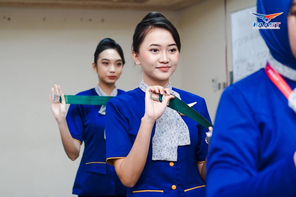 How long does flight attendant school take?