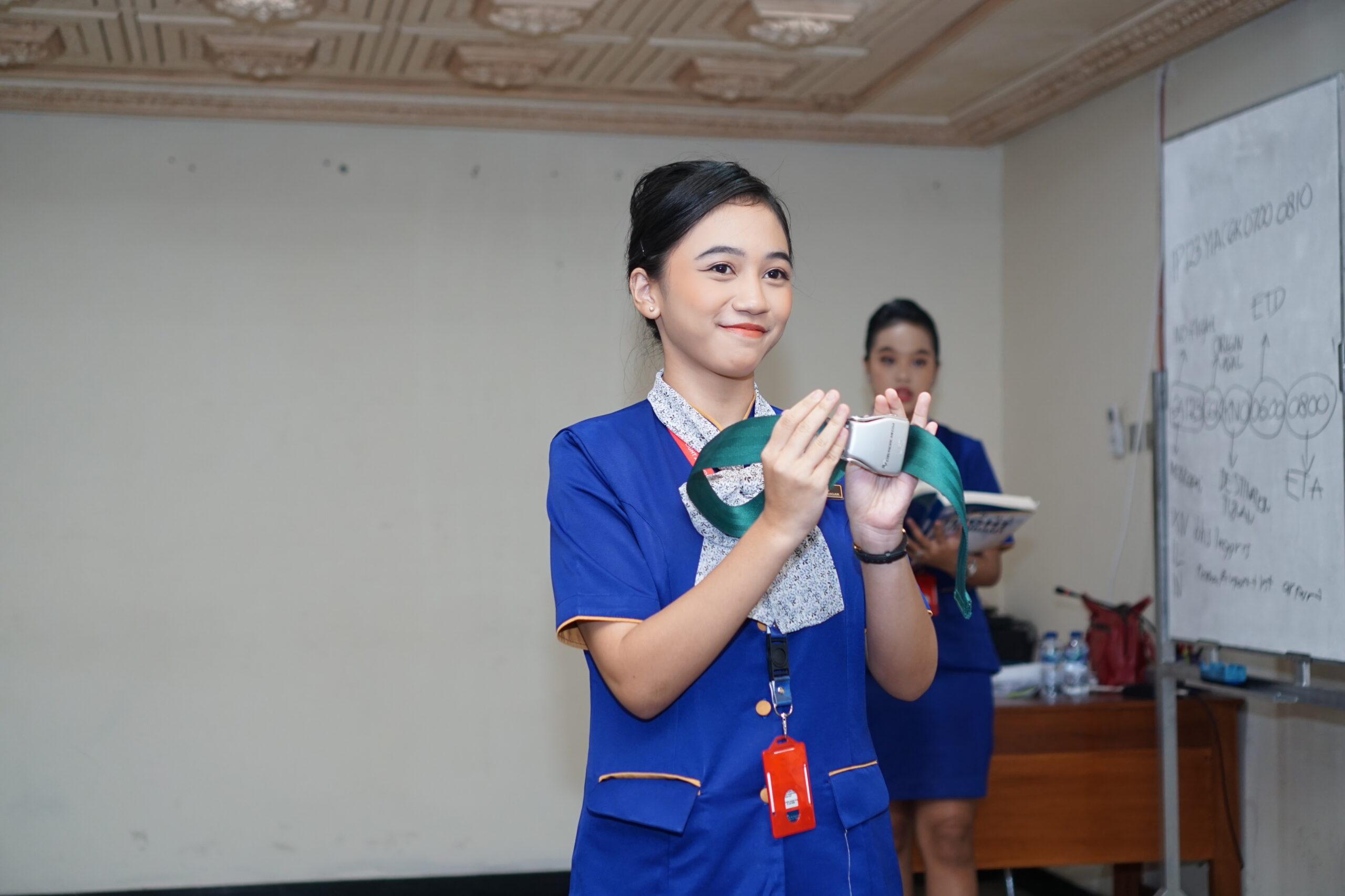 Pramugari Bisa Bekerja / Pensiun Sampai Umur Berapa?